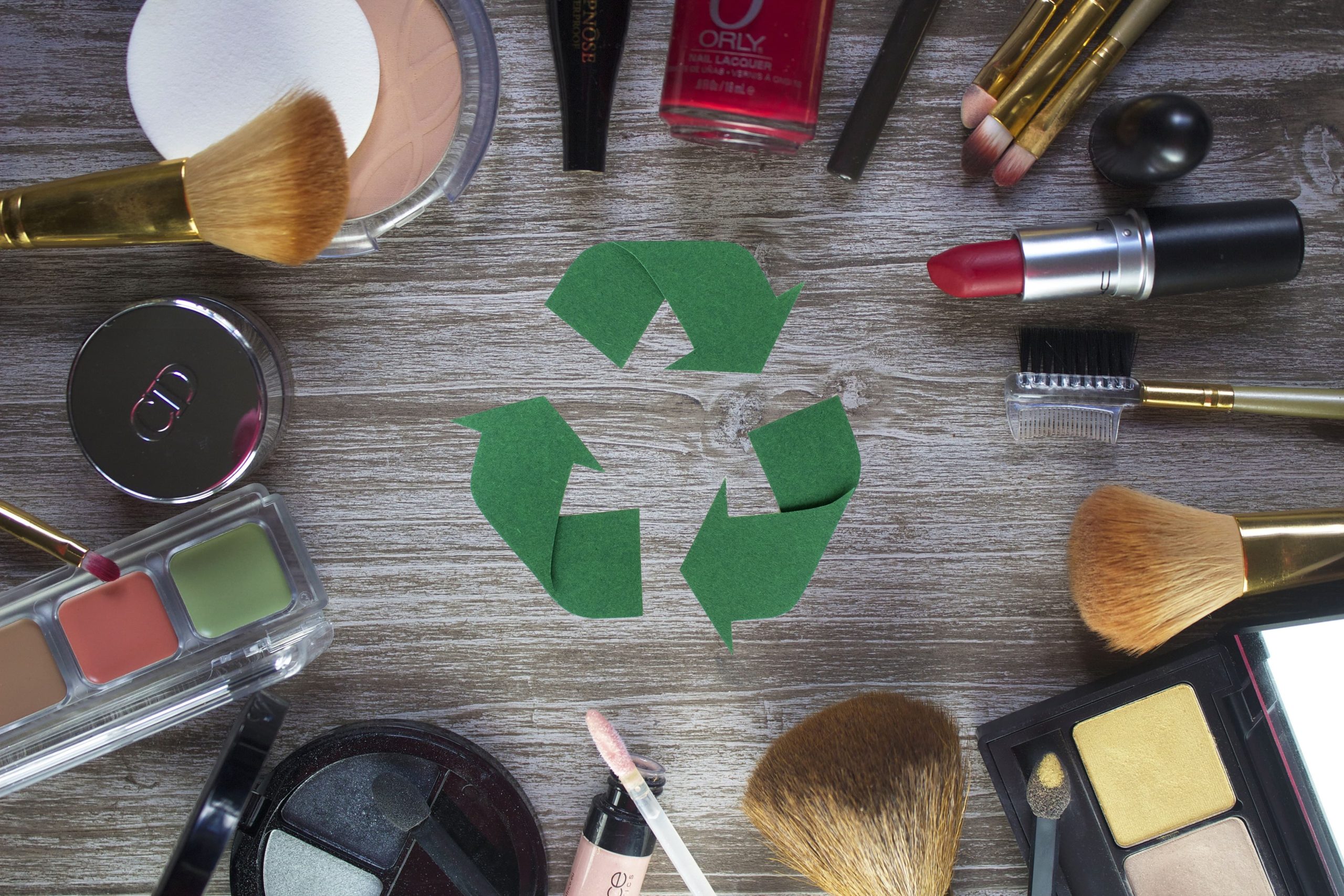 Redução do uso de plástico na indústria da beleza é abordada em discussões globais - Fitec Tec News