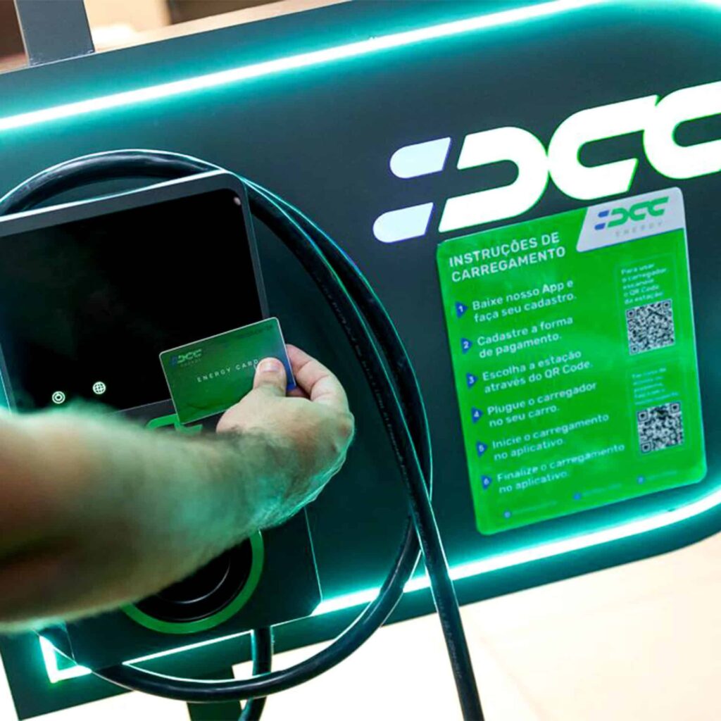 Empresas modernizam postos de recarga de veículos elétricos - Fitec Tec News