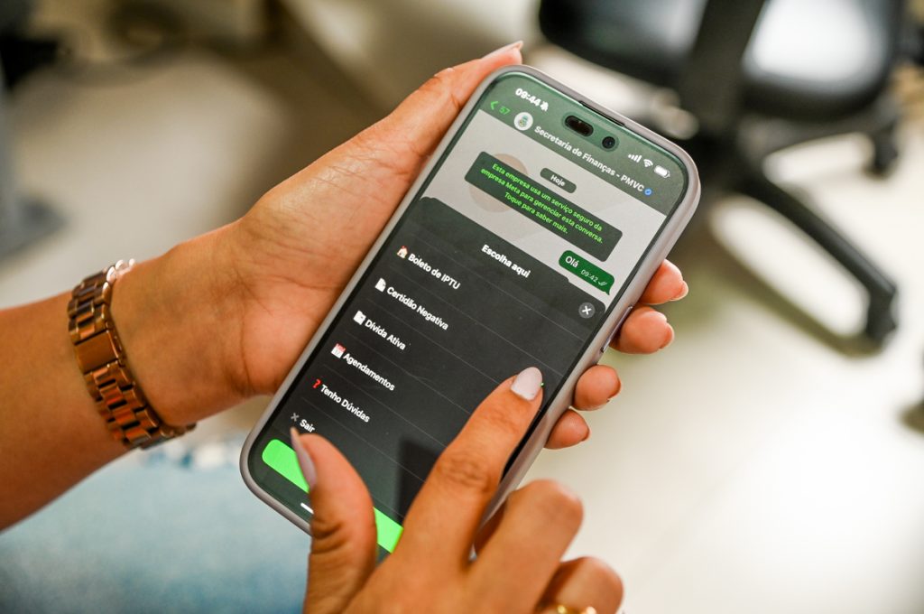 Tecnologia auxilia na redução do uso e economia de papel