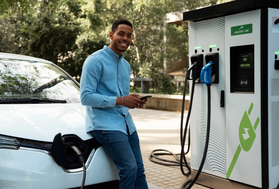 Transportes integração de energias renováveis amplia oferta para híbridos e elétricos - Fitec Tec News