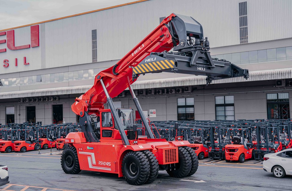 Empilhadeiras elétricas são destaque na logística sustentável - Fitec Tec News