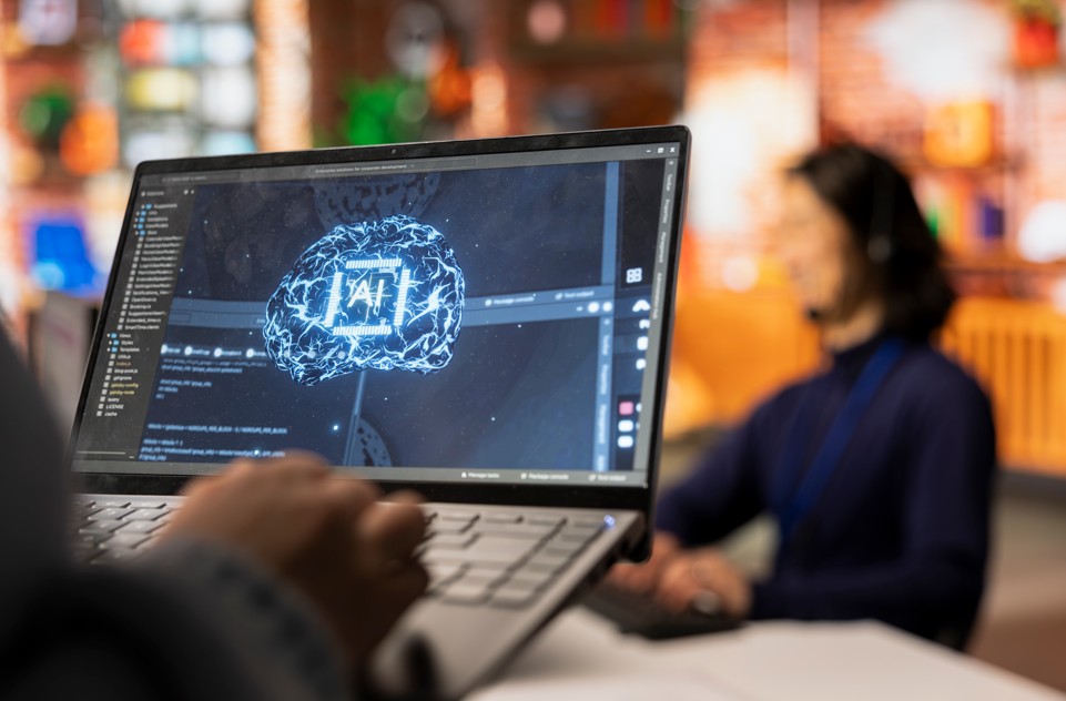 20 perguntas, meio litro de água o custo energético da inteligência artificial para o setor industrial - Fitec Tec News